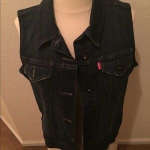 Large -Levi’s Jean Vest